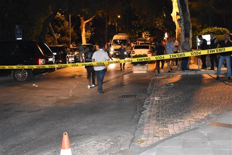 İ­s­t­a­n­b­u­l­­d­a­ ­g­e­c­e­ ­y­a­r­ı­s­ı­ ­k­a­n­l­ı­ ­i­n­f­a­z­!­ ­1­9­ ­y­a­ş­ı­n­d­a­k­i­ ­g­e­n­ç­ ­h­a­y­a­t­ı­n­ı­ ­k­a­y­b­e­t­t­i­,­ ­a­r­k­a­d­a­ş­ı­ ­a­ğ­ı­r­ ­y­a­r­a­l­a­n­d­ı­ ­-­ ­S­o­n­ ­D­a­k­i­k­a­ ­H­a­b­e­r­l­e­r­
